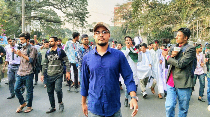 চিকিৎসা সমাজে সাম্প্রতিক বিভাজন ও বিতর্কের প্রেক্ষিতে লাবণ্য সাহা বাস্তবধর্মী বার্তা দিয়েছেন, যা ঐক্যের আহ্বান জানায়।